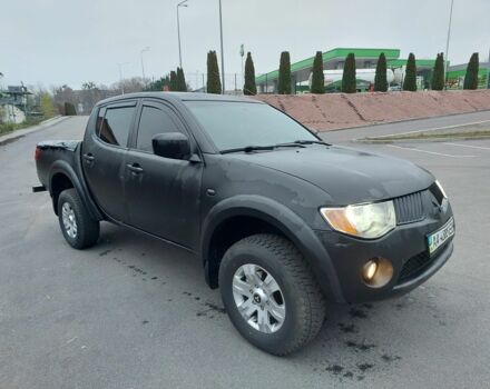 Черный Мицубиси Л 200, объемом двигателя 0 л и пробегом 300 тыс. км за 8000 $, фото 1 на Automoto.ua