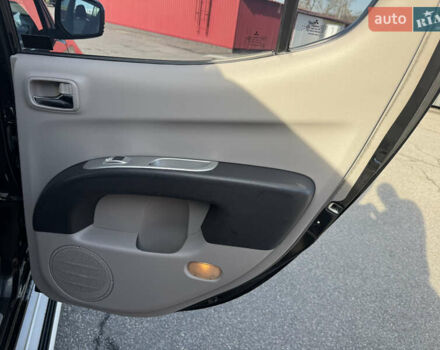 Мицубиси Л 200 2007 в Киеве на Automoto.ua Черный Мицубиси Л 200, объемом двигателя 2.48 л и пробегом 283 тыс. км за 10999 $, фото 18 на Automoto.ua