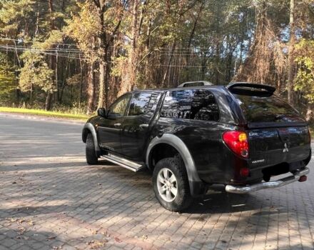 Черный Мицубиси Л 200, объемом двигателя 2.5 л и пробегом 180 тыс. км за 7200 $, фото 2 на Automoto.ua