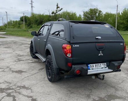 Чорний Міцубісі Л 200, об'ємом двигуна 2.48 л та пробігом 305 тис. км за 15000 $, фото 5 на Automoto.ua