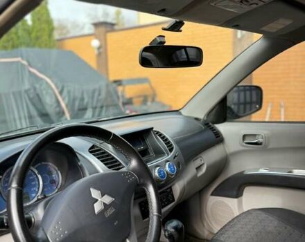 Чорний Міцубісі Л 200, об'ємом двигуна 2.48 л та пробігом 270 тис. км за 12000 $, фото 3 на Automoto.ua