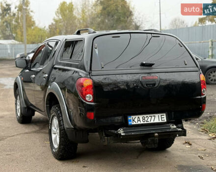 Чорний Міцубісі Л 200, об'ємом двигуна 2.5 л та пробігом 525 тис. км за 10000 $, фото 4 на Automoto.ua