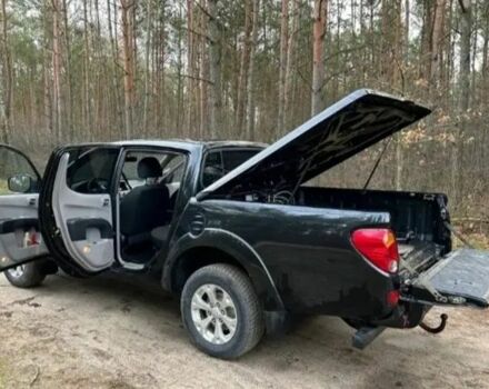Чорний Міцубісі Л 200, об'ємом двигуна 2.5 л та пробігом 187 тис. км за 2950 $, фото 3 на Automoto.ua