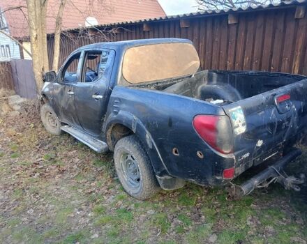 Черный Мицубиси Л 200, объемом двигателя 0 л и пробегом 230 тыс. км за 1420 $, фото 1 на Automoto.ua