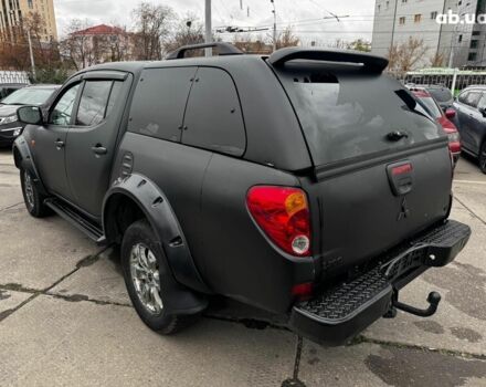 Чорний Міцубісі Л 200, об'ємом двигуна 2.5 л та пробігом 330 тис. км за 9890 $, фото 3 на Automoto.ua