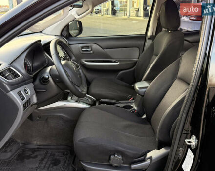 Чорний Міцубісі Л 200, об'ємом двигуна 2.44 л та пробігом 190 тис. км за 19900 $, фото 31 на Automoto.ua