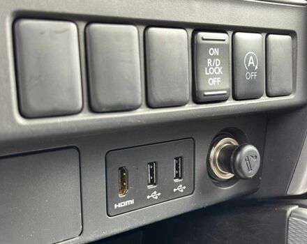 Черный Мицубиси Л 200, объемом двигателя 0 л и пробегом 58 тыс. км за 32900 $, фото 15 на Automoto.ua