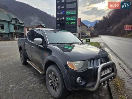 Черный Мицубиси Л 200, объемом двигателя 2.5 л и пробегом 299 тыс. км за 8999 $, фото 1 на Automoto.ua