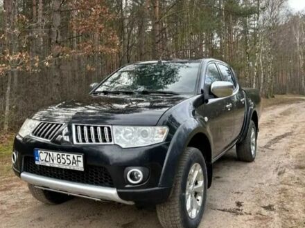 Чорний Міцубісі Л 200, об'ємом двигуна 2.5 л та пробігом 189 тис. км за 3000 $, фото 1 на Automoto.ua