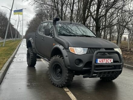 Міцубісі Л 200 2008 у Харкові на Automoto.ua Чорний Міцубісі Л 200, об'ємом двигуна 2.5 л та пробігом 200 тис. км за 7000 $, фото 1 на Automoto.ua