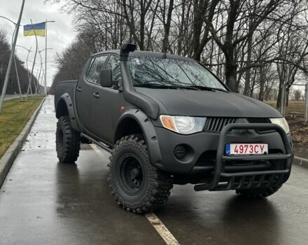 Чорний Міцубісі Л 200, об'ємом двигуна 2.5 л та пробігом 200 тис. км за 7000 $, фото 1 на Automoto.ua