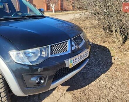 Чорний Міцубісі Л 200, об'ємом двигуна 2.48 л та пробігом 240 тис. км за 16000 $, фото 1 на Automoto.ua