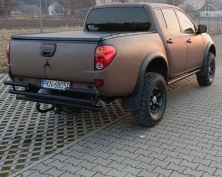 Коричневый Мицубиси Л 200, объемом двигателя 2.5 л и пробегом 298 тыс. км за 3250 $, фото 2 на Automoto.ua