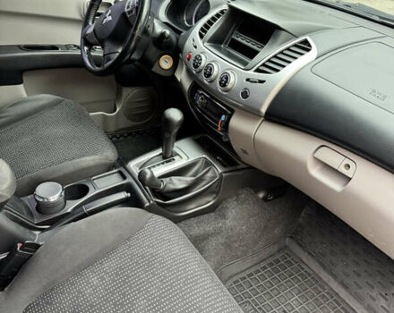 Коричневий Міцубісі Л 200, об'ємом двигуна 2.48 л та пробігом 317 тис. км за 15500 $, фото 12 на Automoto.ua