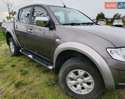 Коричневый Мицубиси Л 200, объемом двигателя 2.48 л и пробегом 251 тыс. км за 15500 $, фото 3 на Automoto.ua