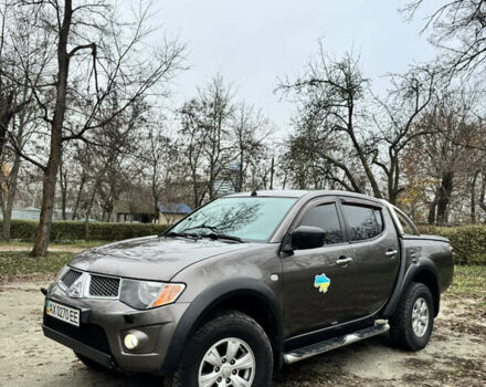 Коричневий Міцубісі Л 200, об'ємом двигуна 2.48 л та пробігом 317 тис. км за 15500 $, фото 1 на Automoto.ua
