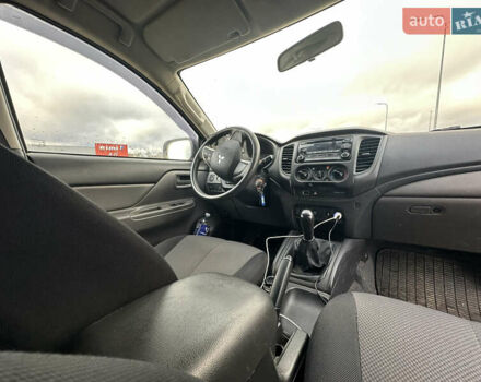 Міцубісі Л 200, об'ємом двигуна 2.44 л та пробігом 190 тис. км за 16043 $, фото 9 на Automoto.ua