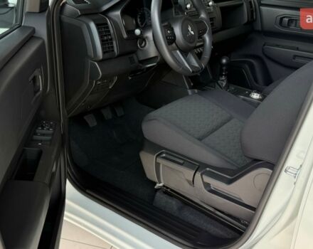 Мицубиси Л 200, объемом двигателя 2.44 л и пробегом 0 тыс. км за 44431 $, фото 13 на Automoto.ua