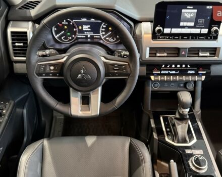 купить новое авто Мицубиси Л 200 2025 года от официального дилера Автоцентр AUTO.RIA Мицубиси фото