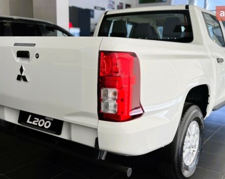 купить новое авто Мицубиси Л 200 2025 года от официального дилера Автоцентр AUTO.RIA Мицубиси фото