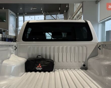 купить новое авто Мицубиси Л 200 2025 года от официального дилера Автоцентр AUTO.RIA Мицубиси фото