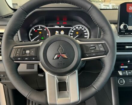 купить новое авто Мицубиси Л 200 2025 года от официального дилера Автоцентр AUTO.RIA Мицубиси фото