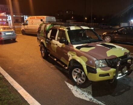 Сірий Міцубісі Л 200, об'ємом двигуна 1.4 л та пробігом 18 тис. км за 7500 $, фото 2 на Automoto.ua