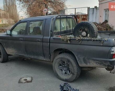 Сірий Міцубісі Л 200, об'ємом двигуна 2.5 л та пробігом 663 тис. км за 5500 $, фото 2 на Automoto.ua