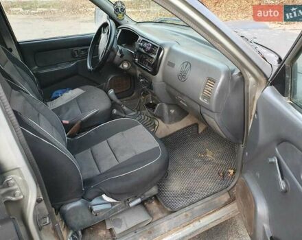 Сірий Міцубісі Л 200, об'ємом двигуна 2.5 л та пробігом 663 тис. км за 5500 $, фото 8 на Automoto.ua