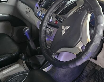 Серый Мицубиси Л 200, объемом двигателя 0 л и пробегом 234 тыс. км за 7000 $, фото 3 на Automoto.ua