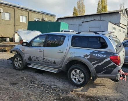 Сірий Міцубісі Л 200, об'ємом двигуна 0 л та пробігом 200 тис. км за 5000 $, фото 2 на Automoto.ua