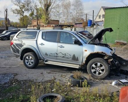 Сірий Міцубісі Л 200, об'ємом двигуна 0 л та пробігом 200 тис. км за 5000 $, фото 5 на Automoto.ua