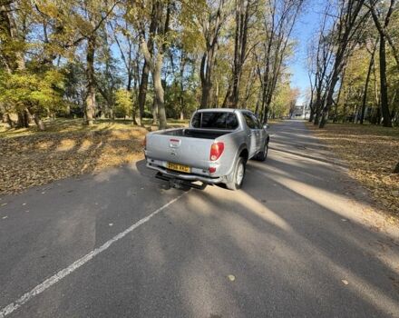 Серый Мицубиси Л 200, объемом двигателя 2.5 л и пробегом 160 тыс. км за 7172 $, фото 3 на Automoto.ua