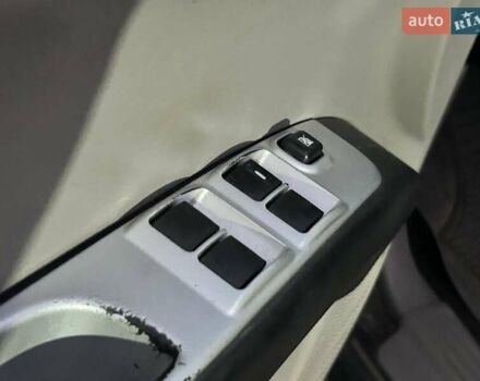 Сірий Міцубісі Л 200, об'ємом двигуна 2.48 л та пробігом 199 тис. км за 13500 $, фото 9 на Automoto.ua