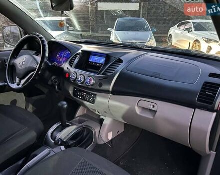 Сірий Міцубісі Л 200, об'ємом двигуна 2.48 л та пробігом 199 тис. км за 13500 $, фото 24 на Automoto.ua