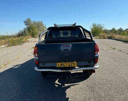 Сірий Міцубісі Л 200, об'ємом двигуна 2.5 л та пробігом 282 тис. км за 6300 $, фото 4 на Automoto.ua