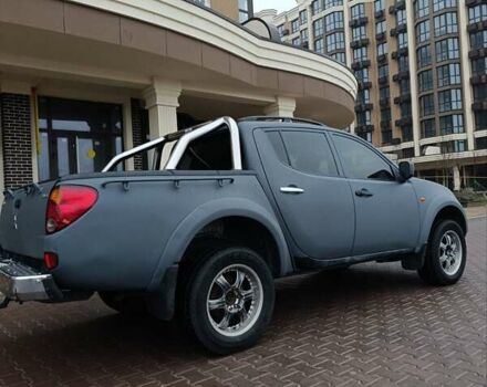 Сірий Міцубісі Л 200, об'ємом двигуна 2.48 л та пробігом 295 тис. км за 10999 $, фото 9 на Automoto.ua