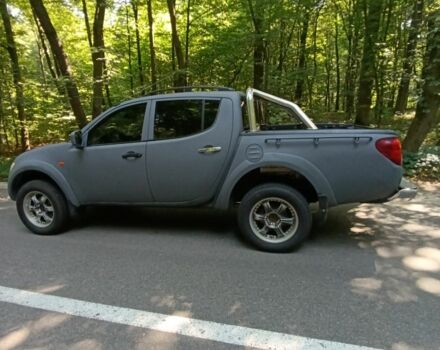 Серый Мицубиси Л 200, объемом двигателя 2.5 л и пробегом 270 тыс. км за 11800 $, фото 10 на Automoto.ua