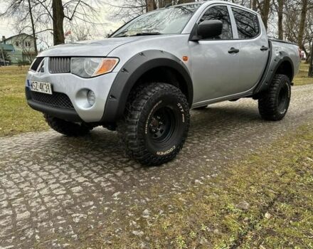 Серый Мицубиси Л 200, объемом двигателя 2.5 л и пробегом 215 тыс. км за 4200 $, фото 3 на Automoto.ua