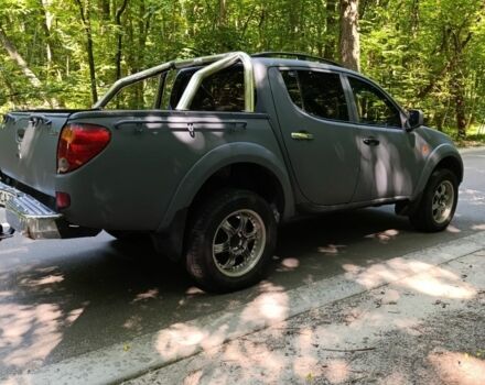 Серый Мицубиси Л 200, объемом двигателя 2.5 л и пробегом 270 тыс. км за 11800 $, фото 5 на Automoto.ua