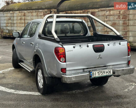 Сірий Міцубісі Л 200, об'ємом двигуна 2.48 л та пробігом 194 тис. км за 11500 $, фото 2 на Automoto.ua