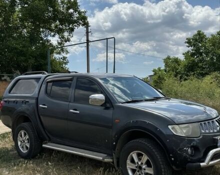 Сірий Міцубісі Л 200, об'ємом двигуна 2.5 л та пробігом 233 тис. км за 9600 $, фото 3 на Automoto.ua