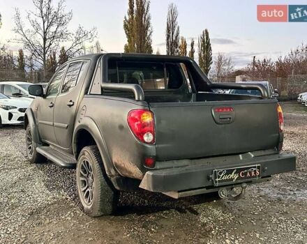 Сірий Міцубісі Л 200, об'ємом двигуна 2.48 л та пробігом 199 тис. км за 13500 $, фото 7 на Automoto.ua