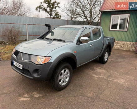 Сірий Міцубісі Л 200, об'ємом двигуна 2.5 л та пробігом 235 тис. км за 10700 $, фото 2 на Automoto.ua