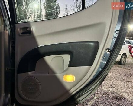 Сірий Міцубісі Л 200, об'ємом двигуна 2.48 л та пробігом 199 тис. км за 13500 $, фото 19 на Automoto.ua