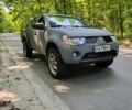 Серый Мицубиси Л 200, объемом двигателя 2.5 л и пробегом 270 тыс. км за 11800 $, фото 1 на Automoto.ua