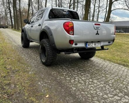 Серый Мицубиси Л 200, объемом двигателя 2.5 л и пробегом 215 тыс. км за 4200 $, фото 5 на Automoto.ua