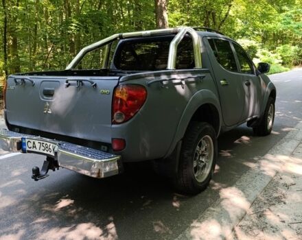 Серый Мицубиси Л 200, объемом двигателя 2.5 л и пробегом 270 тыс. км за 11800 $, фото 7 на Automoto.ua