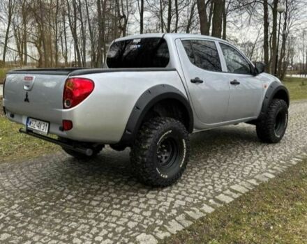 Серый Мицубиси Л 200, объемом двигателя 2.5 л и пробегом 215 тыс. км за 4200 $, фото 1 на Automoto.ua