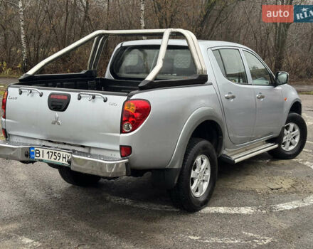 Сірий Міцубісі Л 200, об'ємом двигуна 2.48 л та пробігом 194 тис. км за 11500 $, фото 3 на Automoto.ua